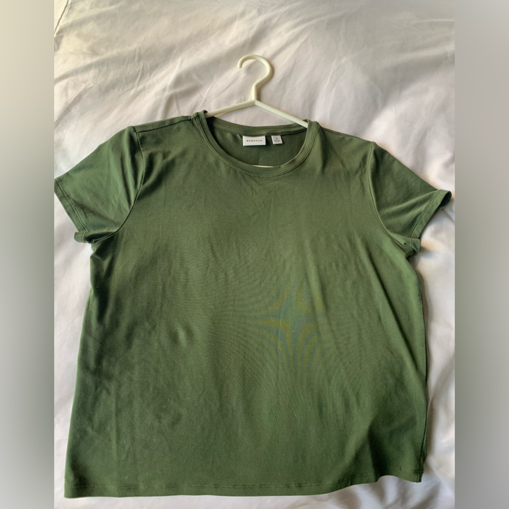 Aritzia Everyday Tee